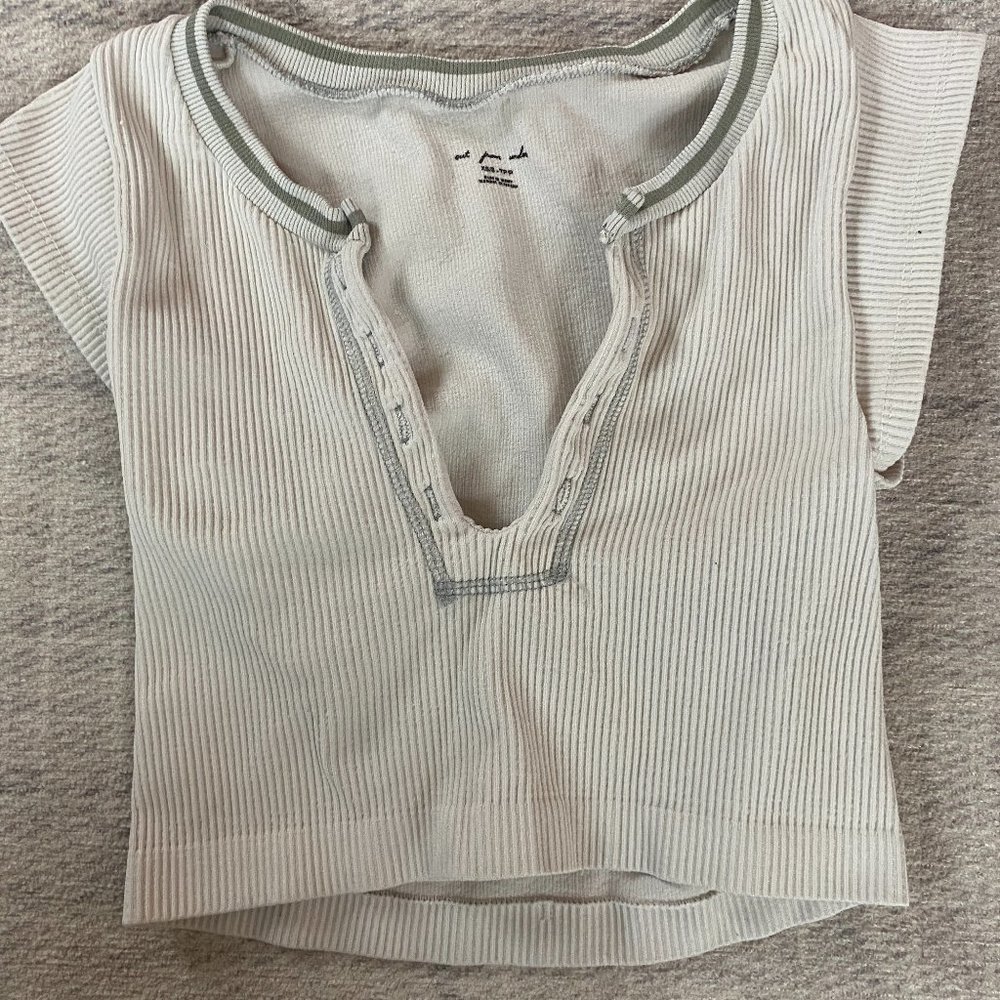 Urban Outfitters White Go For Gold Cropped Tee